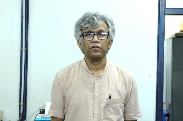 Dr. Rajarshi Raut